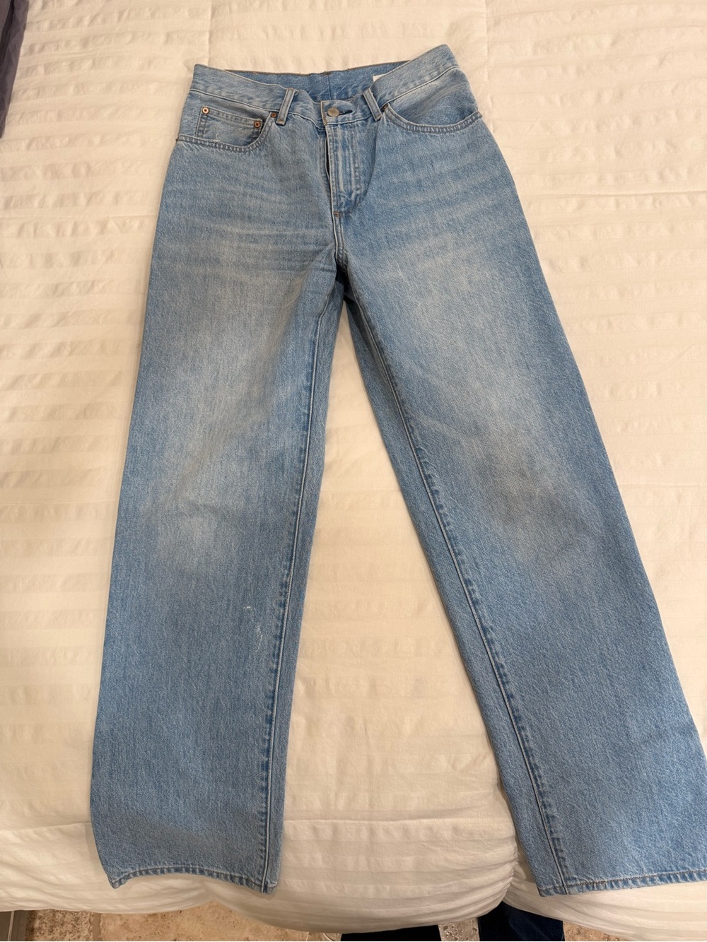 Aritzia Light Blue Straight-Leg Women's Jeans